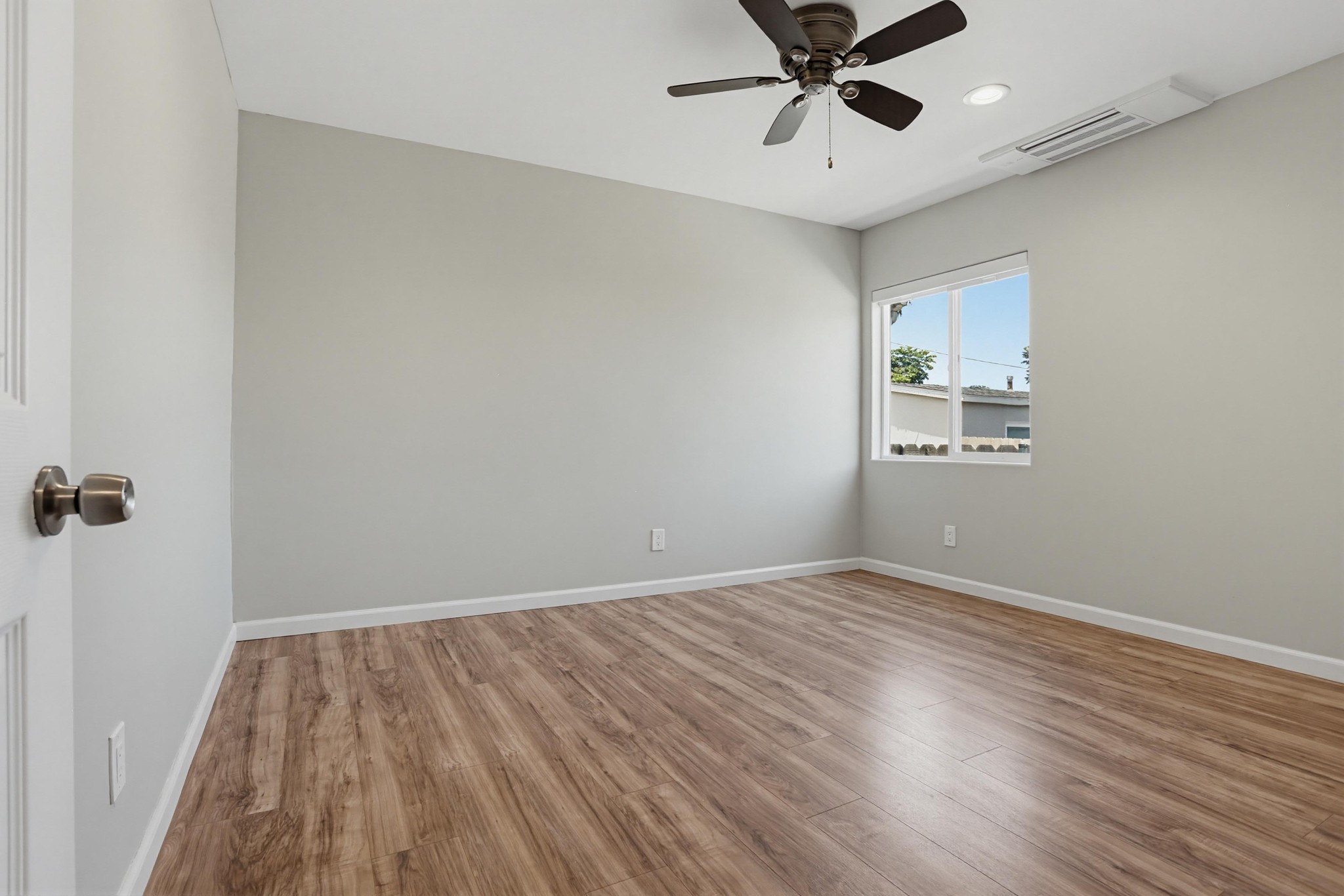 Virtual tour photo 28 of 35 for 5026 70th St