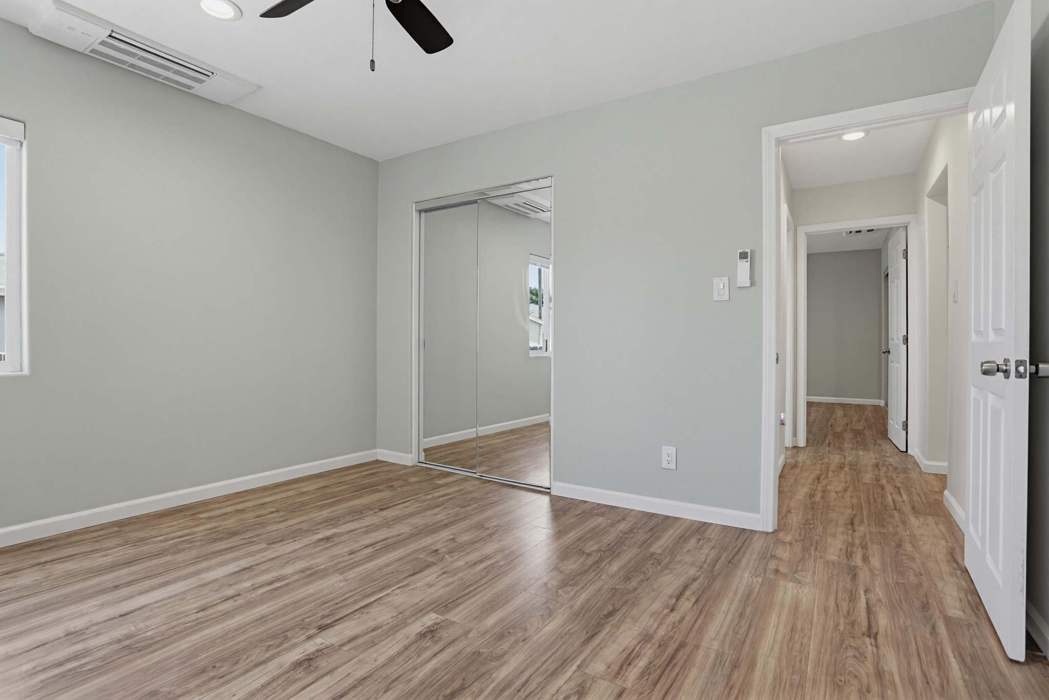 Virtual tour photo 29 of 35 for 5026 70th St