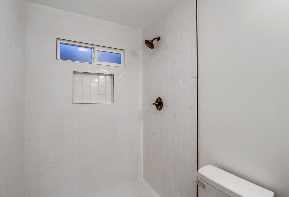 Virtual tour photo 33 of 55 for 5026 Mansfield St