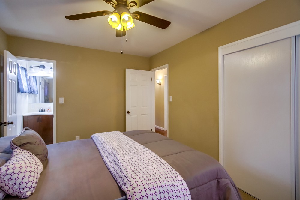 Virtual tour photo 34 of 54 for 5026 Reynolds St