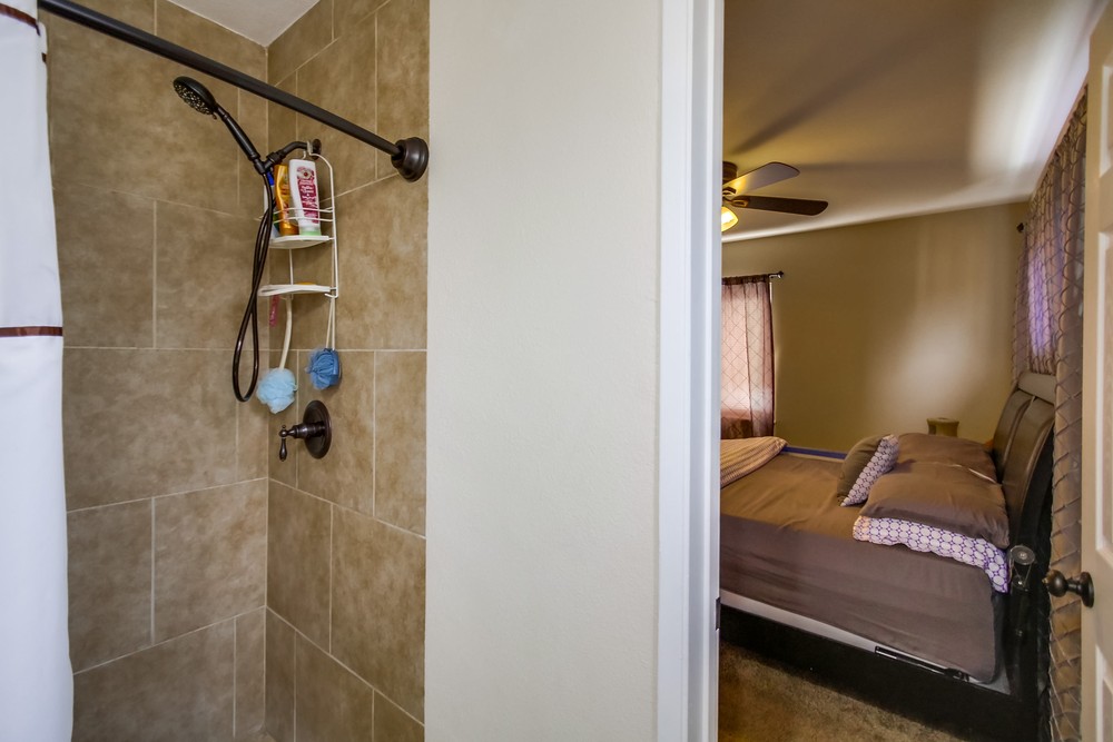 Virtual tour photo 36 of 54 for 5026 Reynolds St