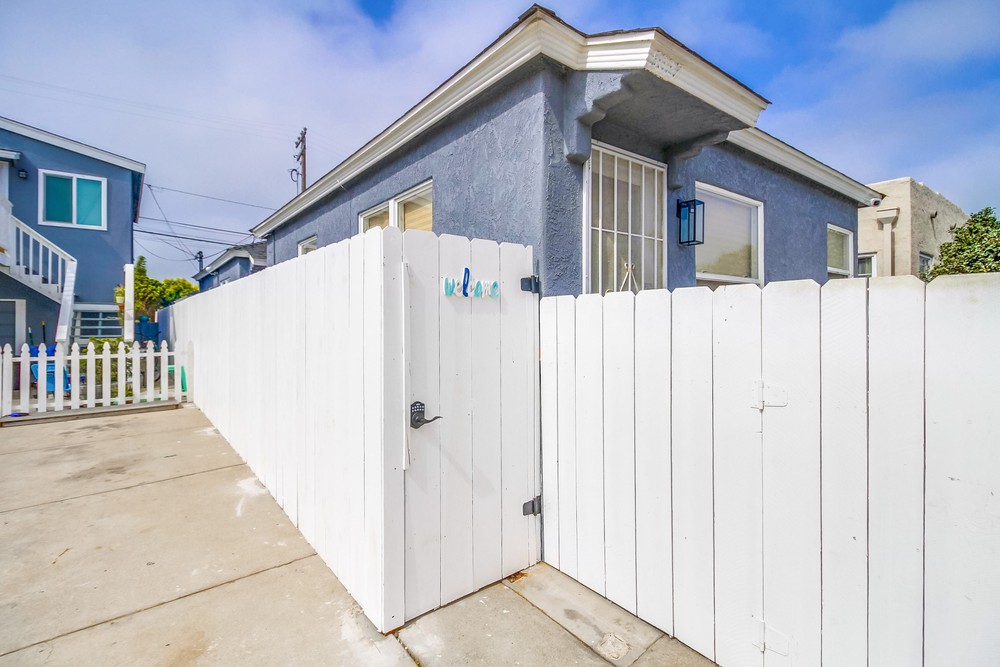 Virtual tour photo 1 of 47 for 5027 Lotus St