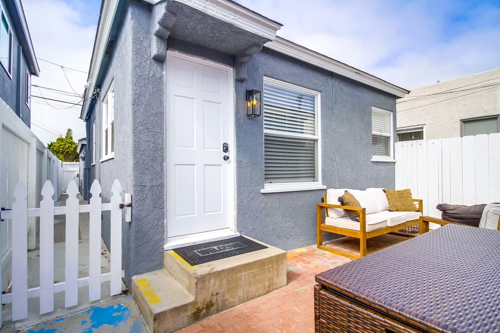 Virtual tour photo 3 of 47 for 5027 Lotus St