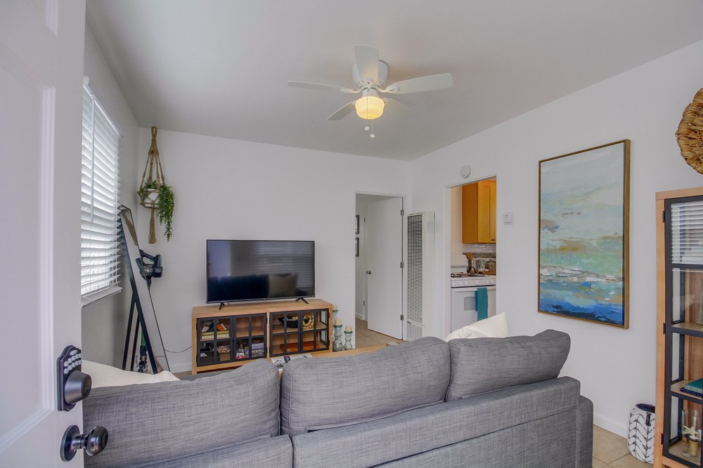 Virtual tour photo 12 of 47 for 5027 Lotus St