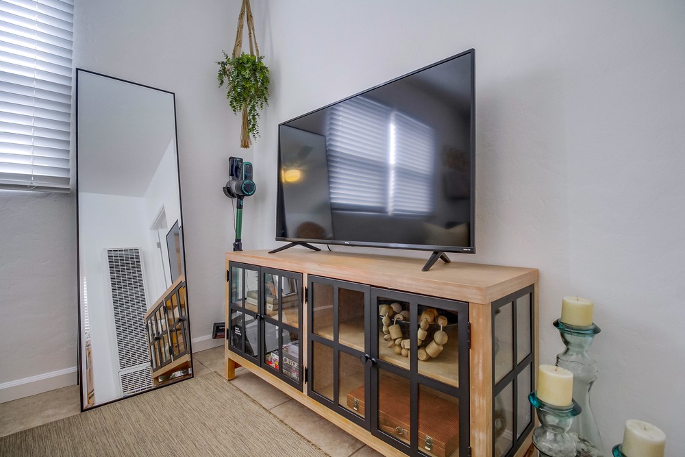 Virtual tour photo 16 of 47 for 5027 Lotus St