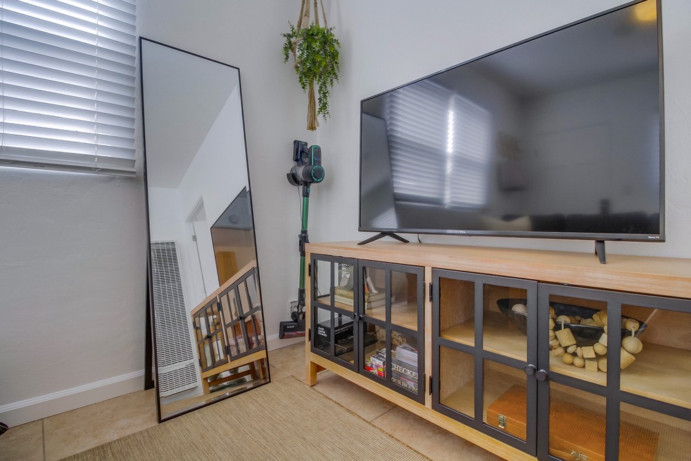 Virtual tour photo 17 of 47 for 5027 Lotus St