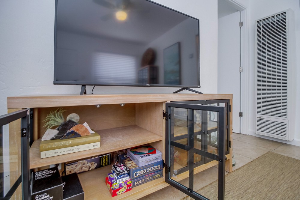 Virtual tour photo 20 of 47 for 5027 Lotus St