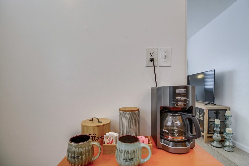 Virtual tour photo 32 of 47 for 5027 Lotus St