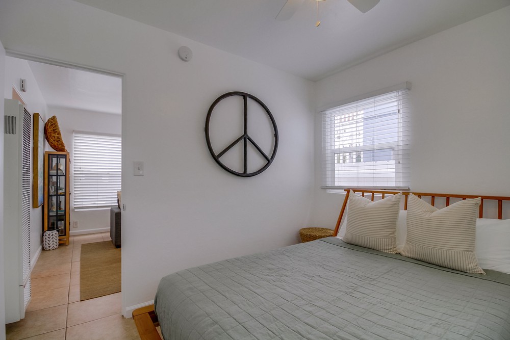 Virtual tour photo 35 of 47 for 5027 Lotus St