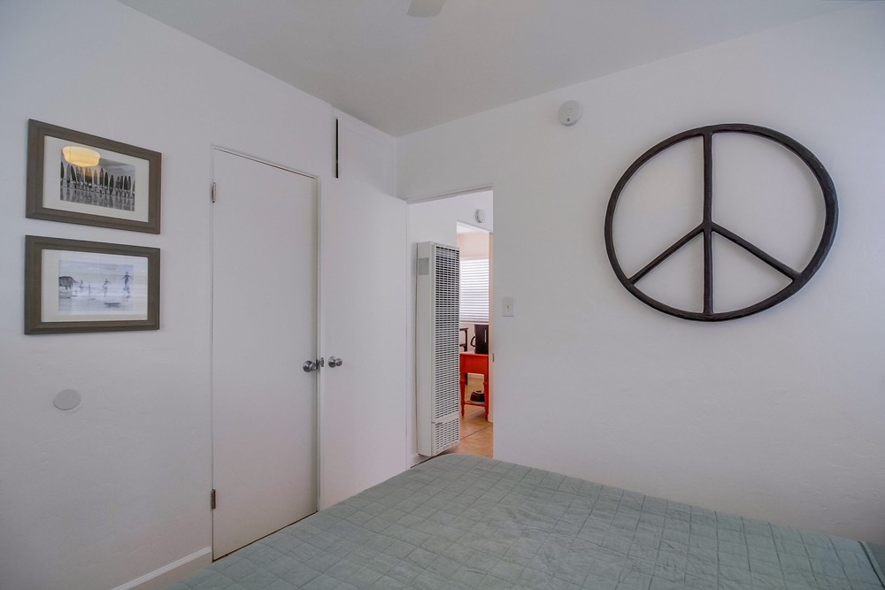 Virtual tour photo 36 of 47 for 5027 Lotus St
