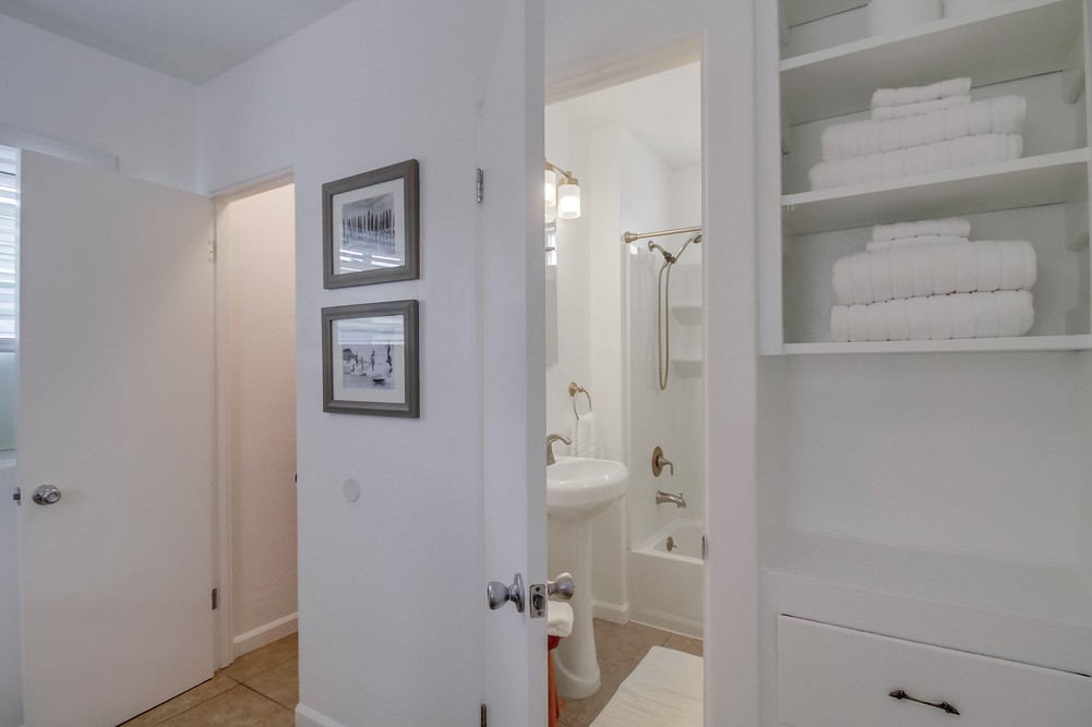 Virtual tour photo 40 of 47 for 5027 Lotus St