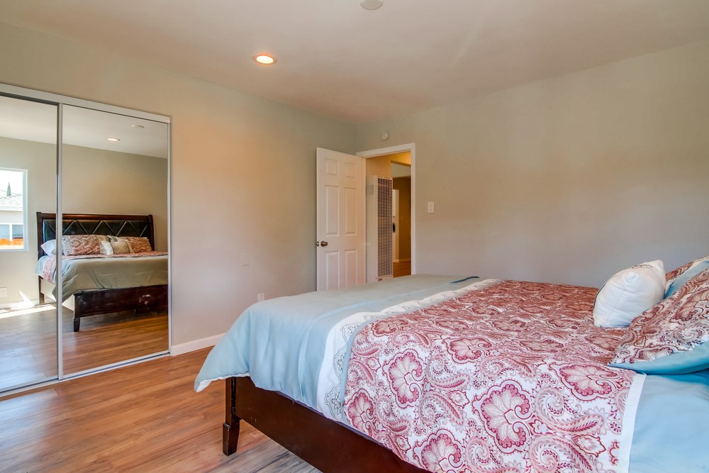 Virtual tour photo 24 of 36 for 5028 70th St