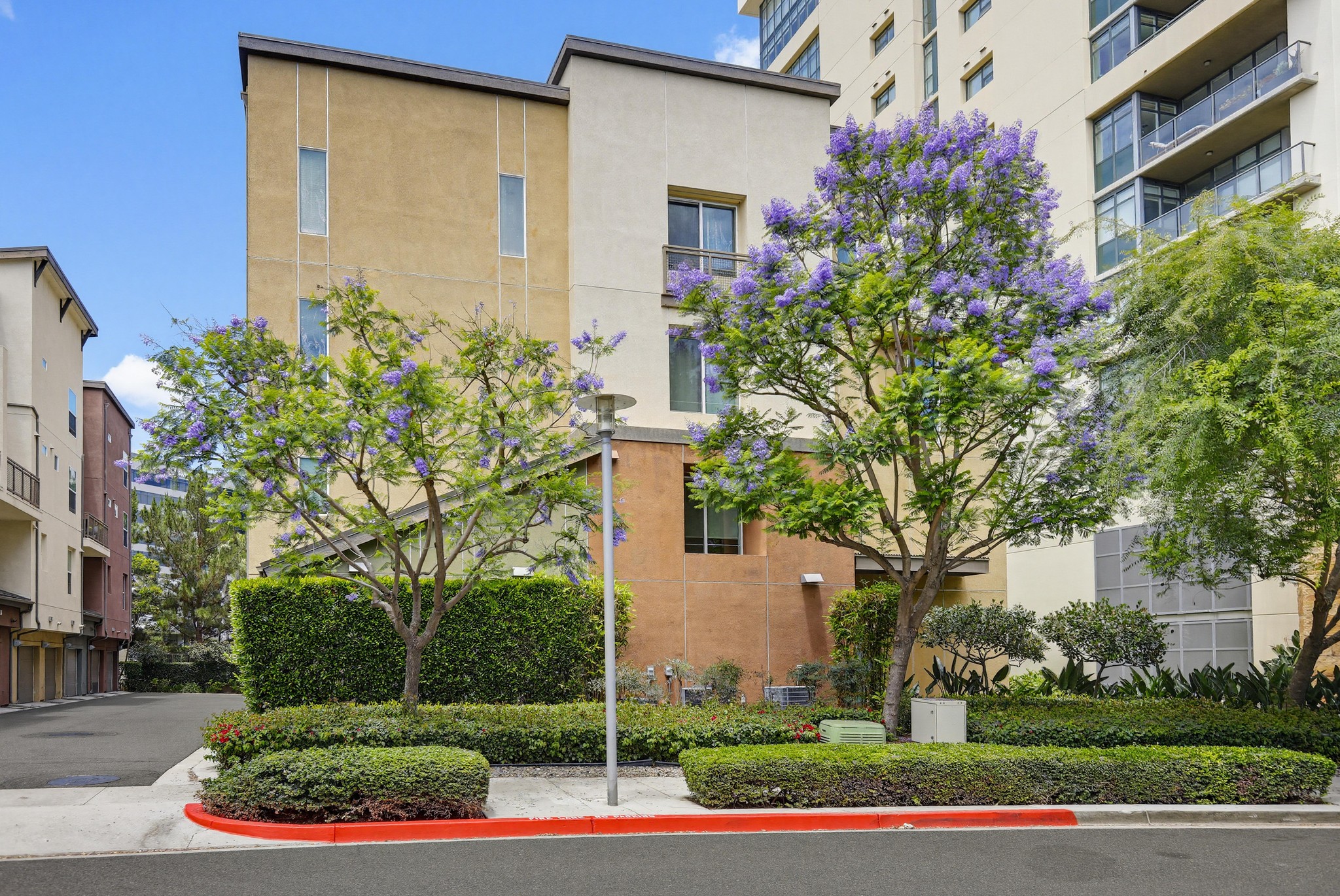 Virtual tour photo 3 of 64 for 503 Rockefeller