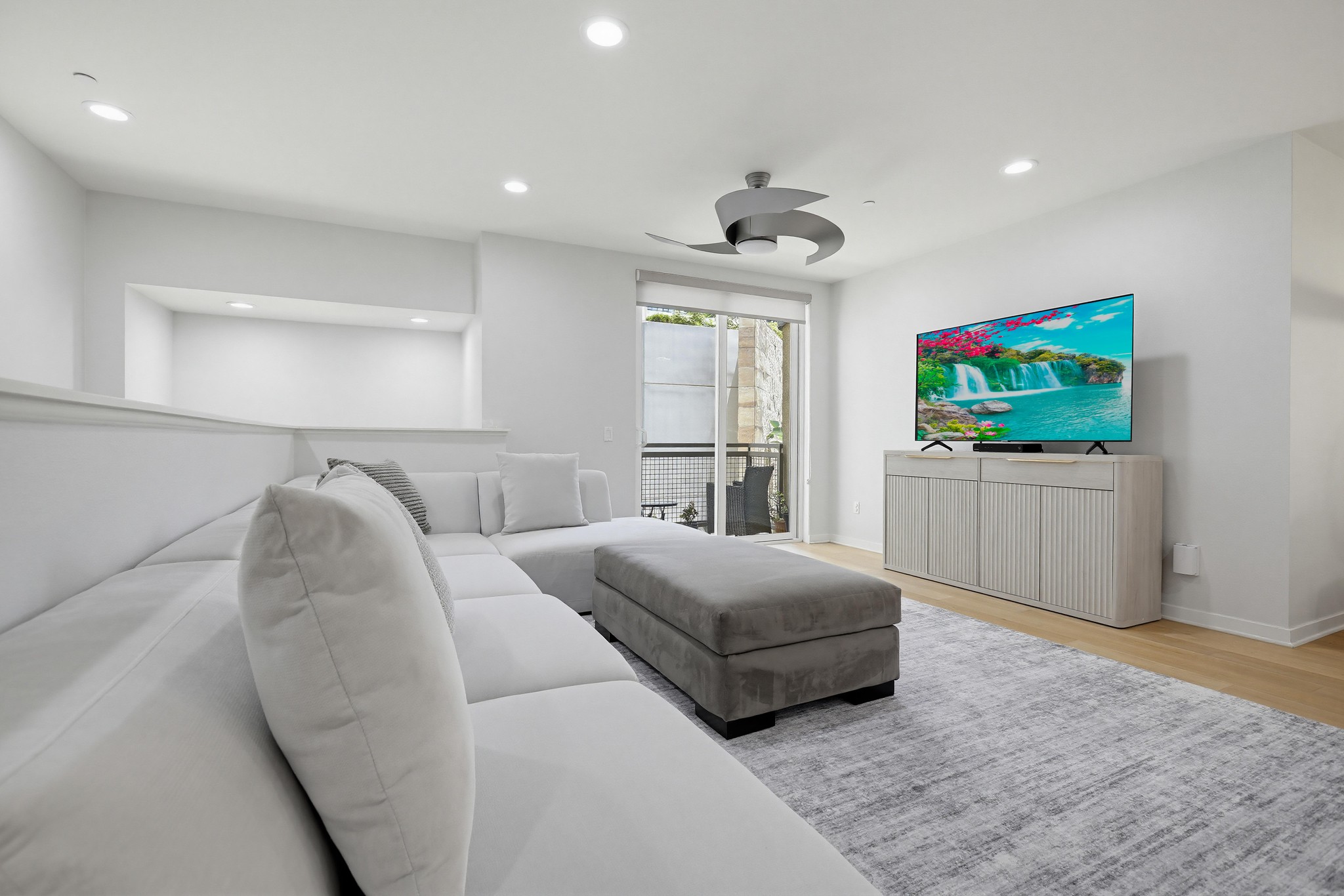 Virtual tour photo 12 of 64 for 503 Rockefeller