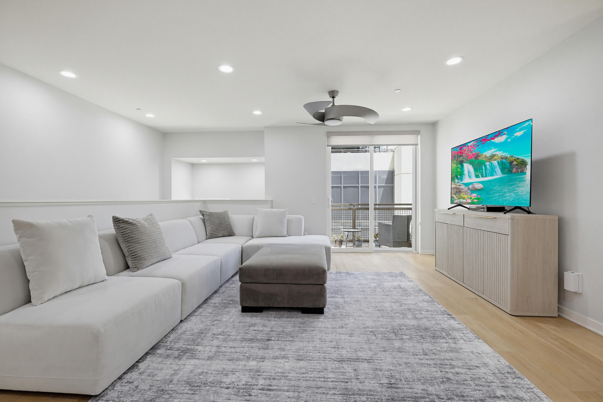 Virtual tour photo 13 of 64 for 503 Rockefeller