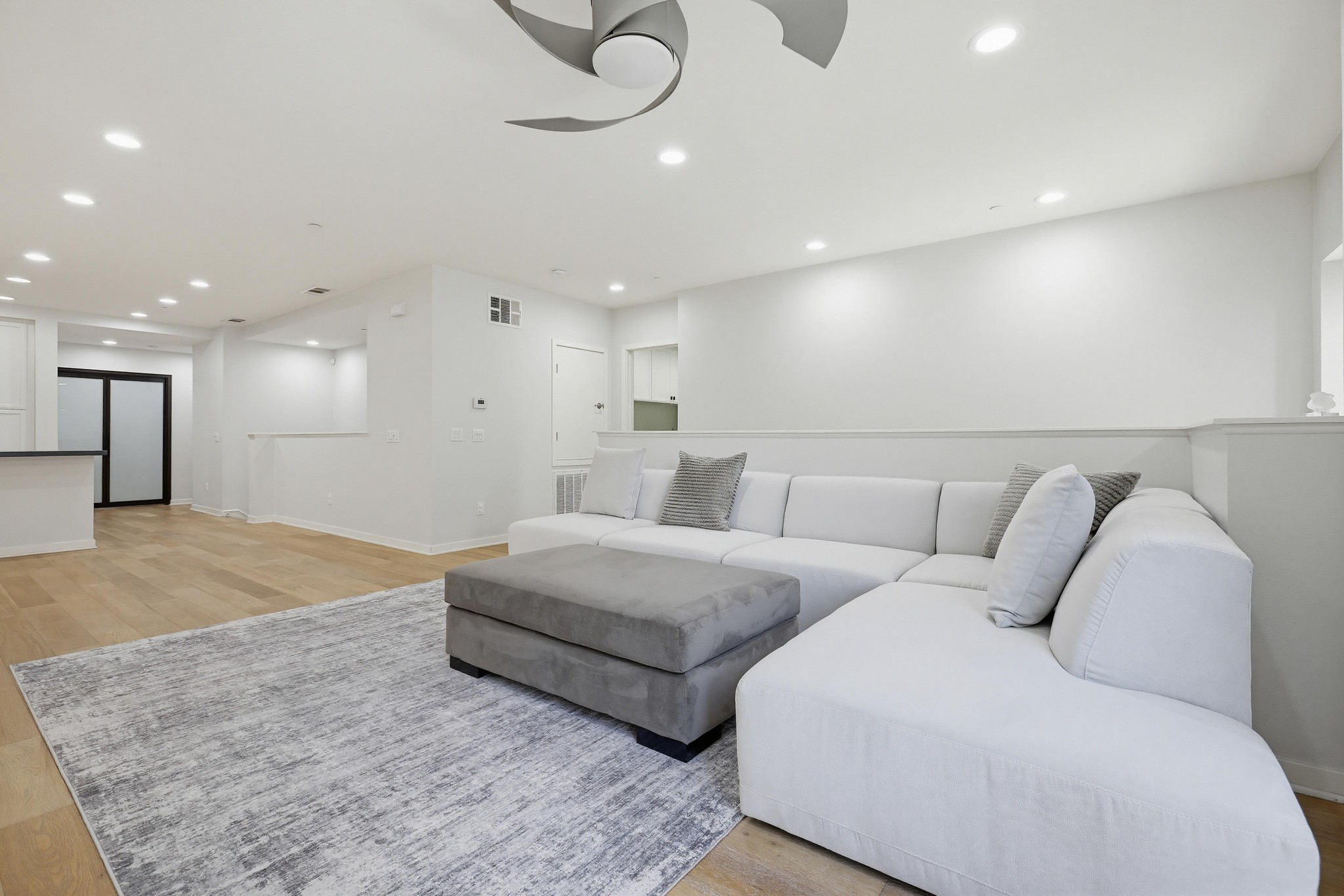 Virtual tour photo 17 of 64 for 503 Rockefeller