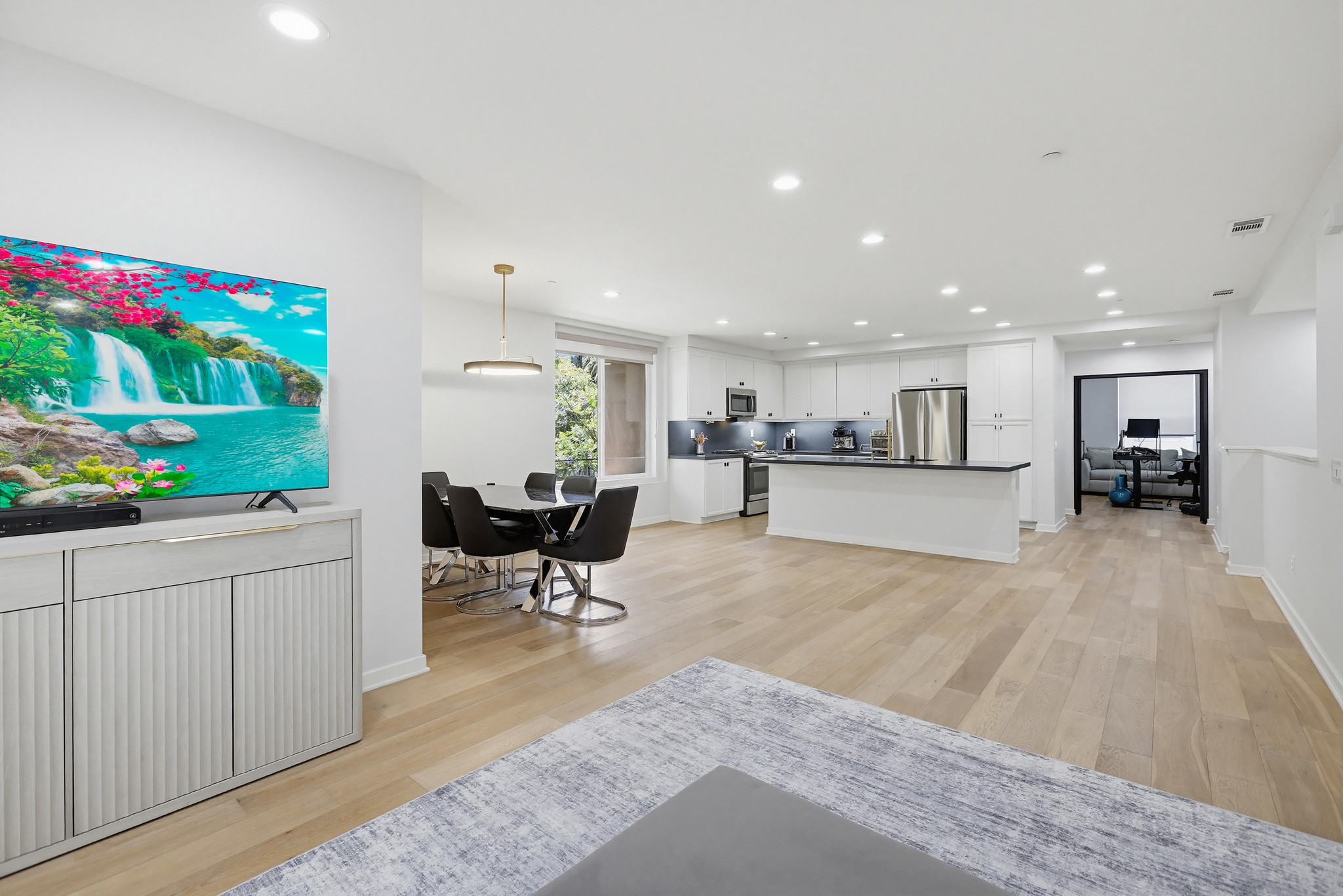 Virtual tour photo 19 of 64 for 503 Rockefeller
