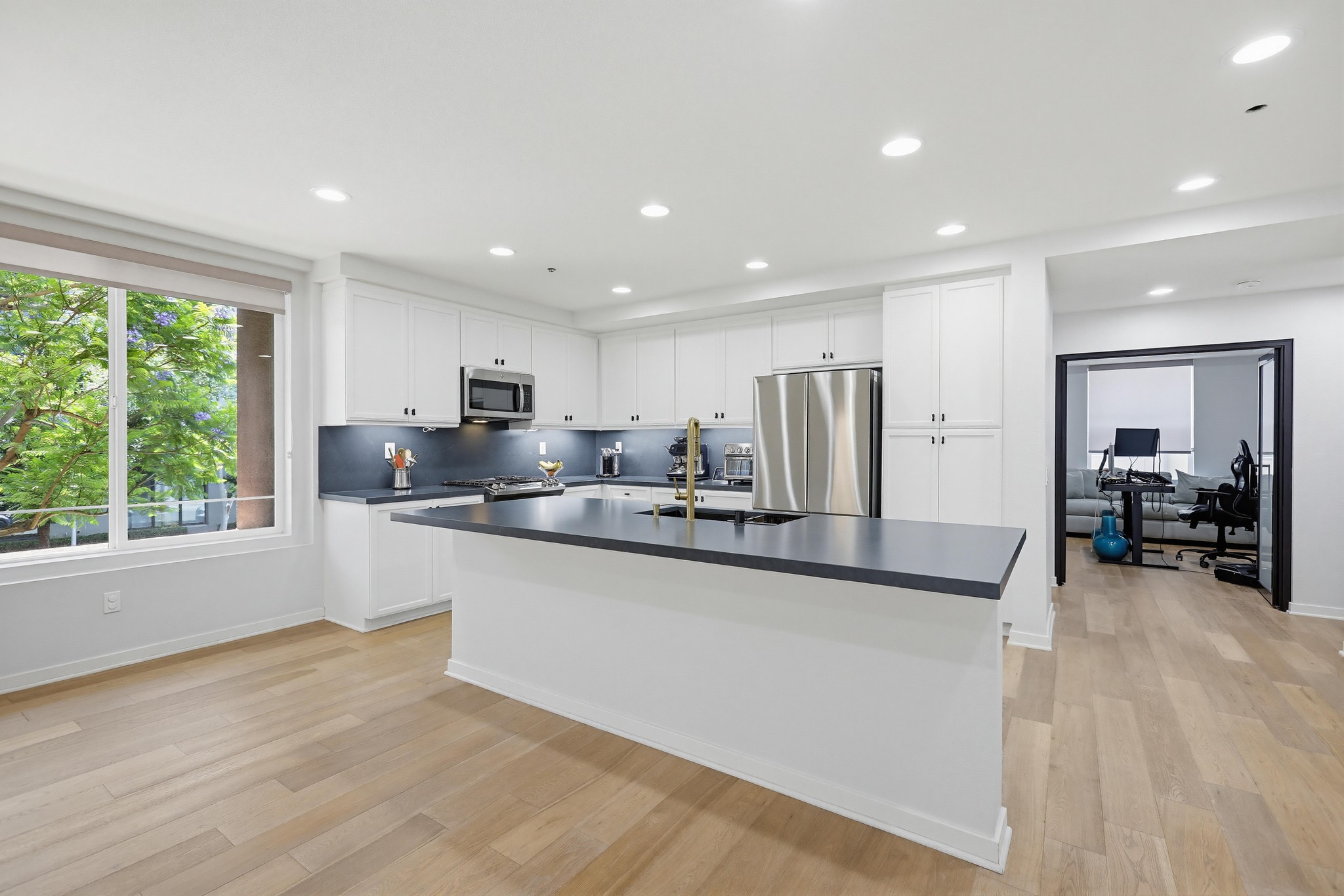 Virtual tour photo 23 of 64 for 503 Rockefeller