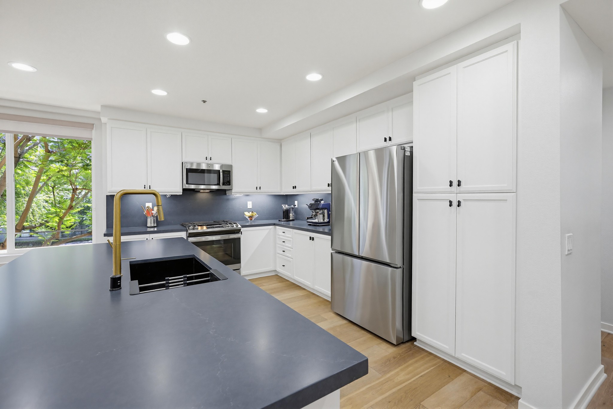 Virtual tour photo 24 of 64 for 503 Rockefeller