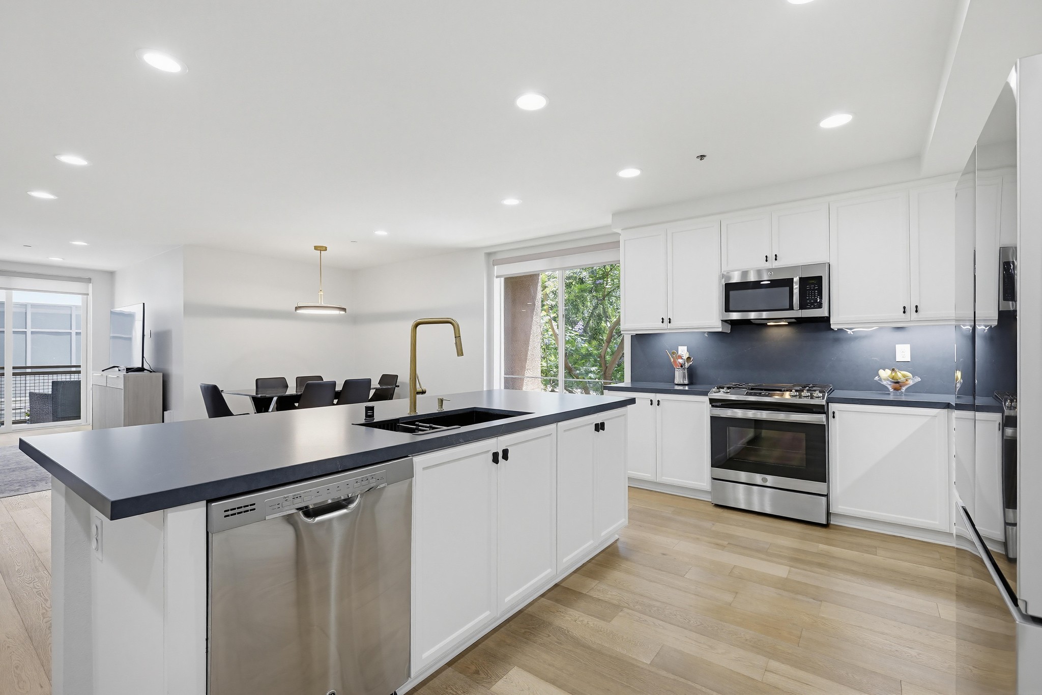 Virtual tour photo 26 of 64 for 503 Rockefeller