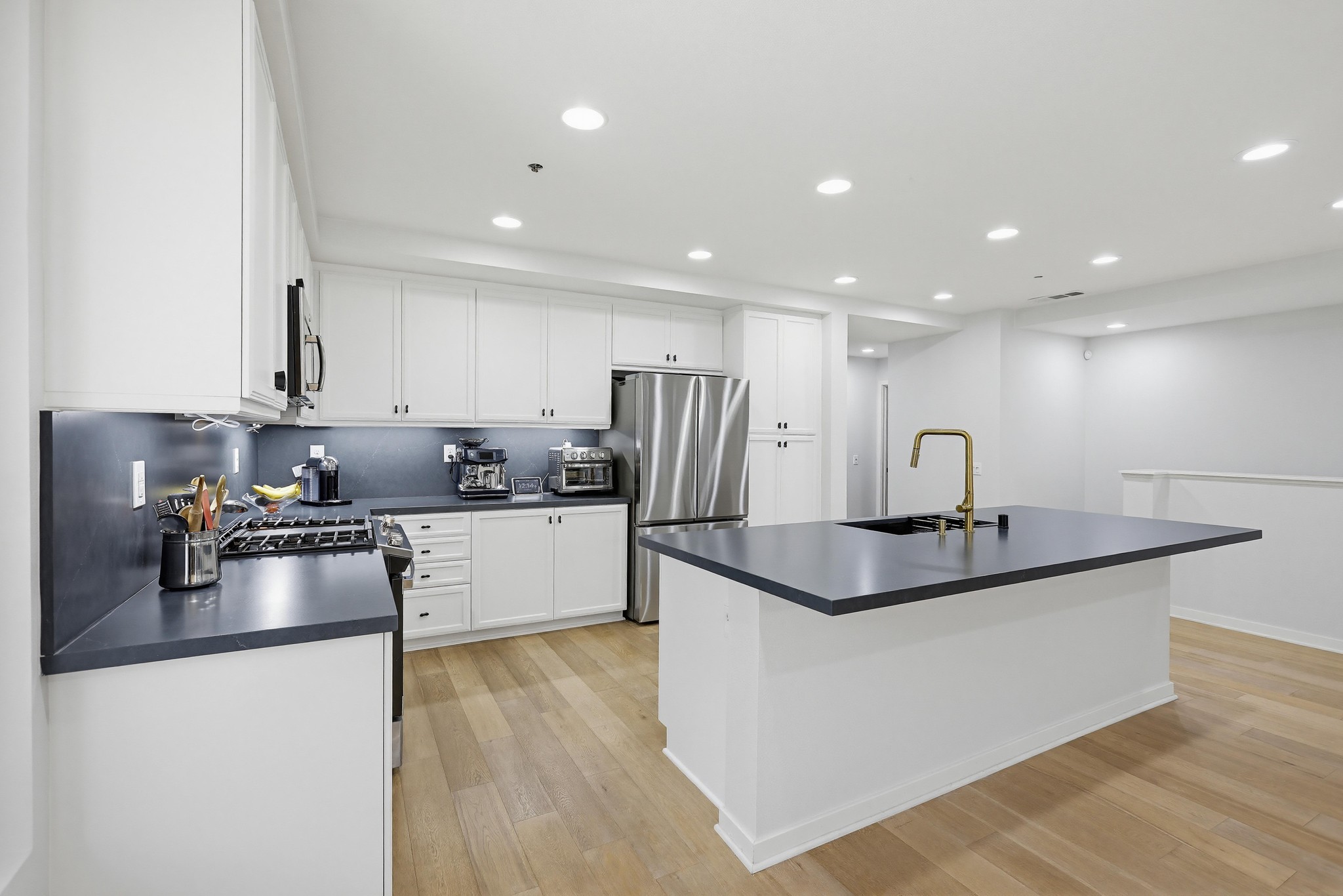 Virtual tour photo 29 of 64 for 503 Rockefeller