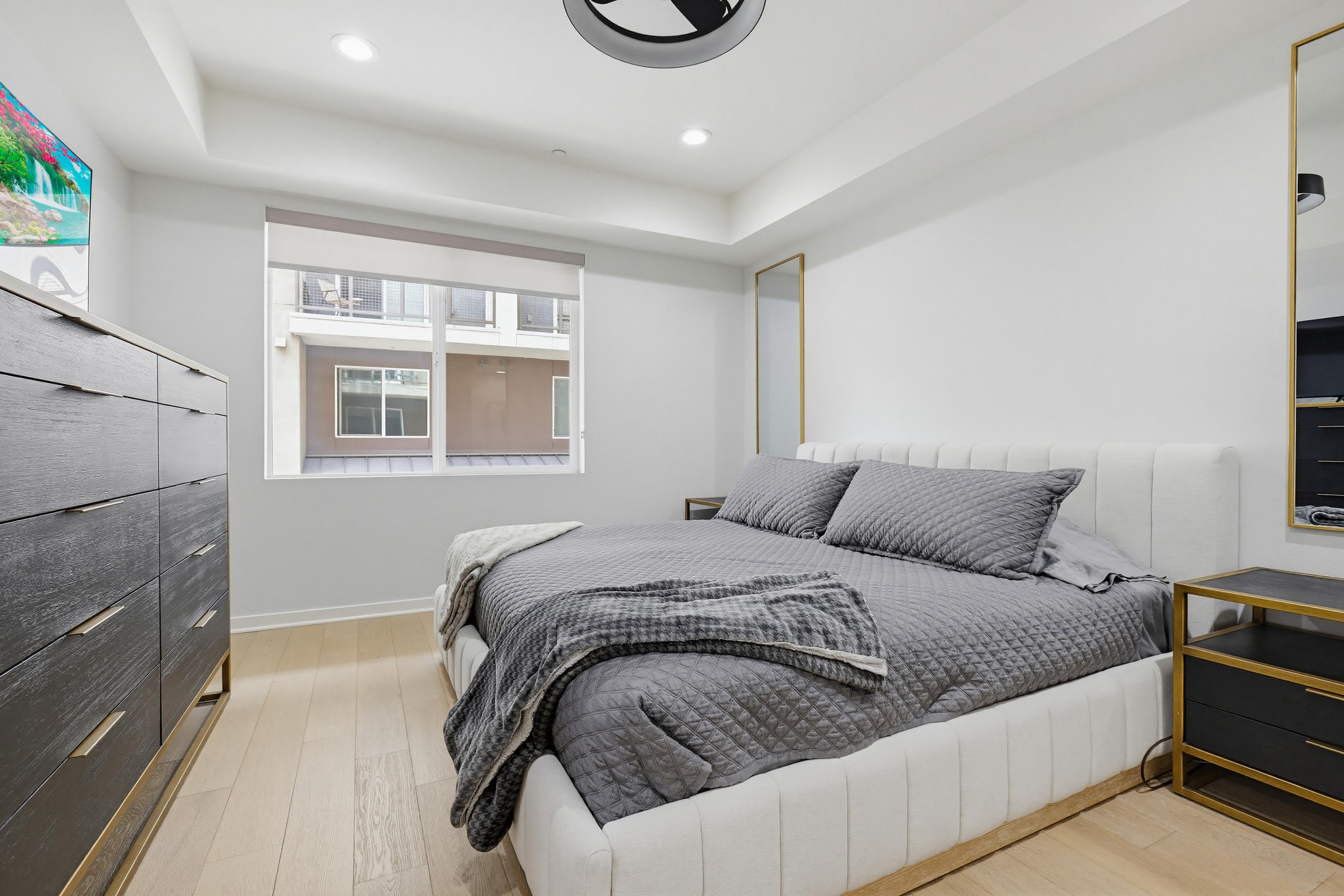 Virtual tour photo 40 of 64 for 503 Rockefeller