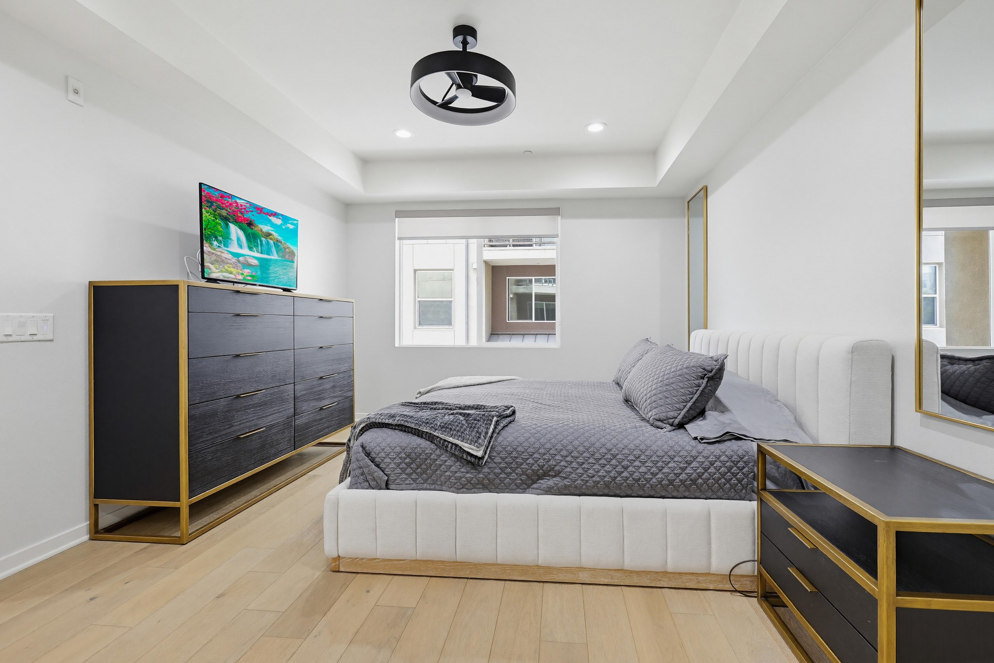 Virtual tour photo 41 of 64 for 503 Rockefeller