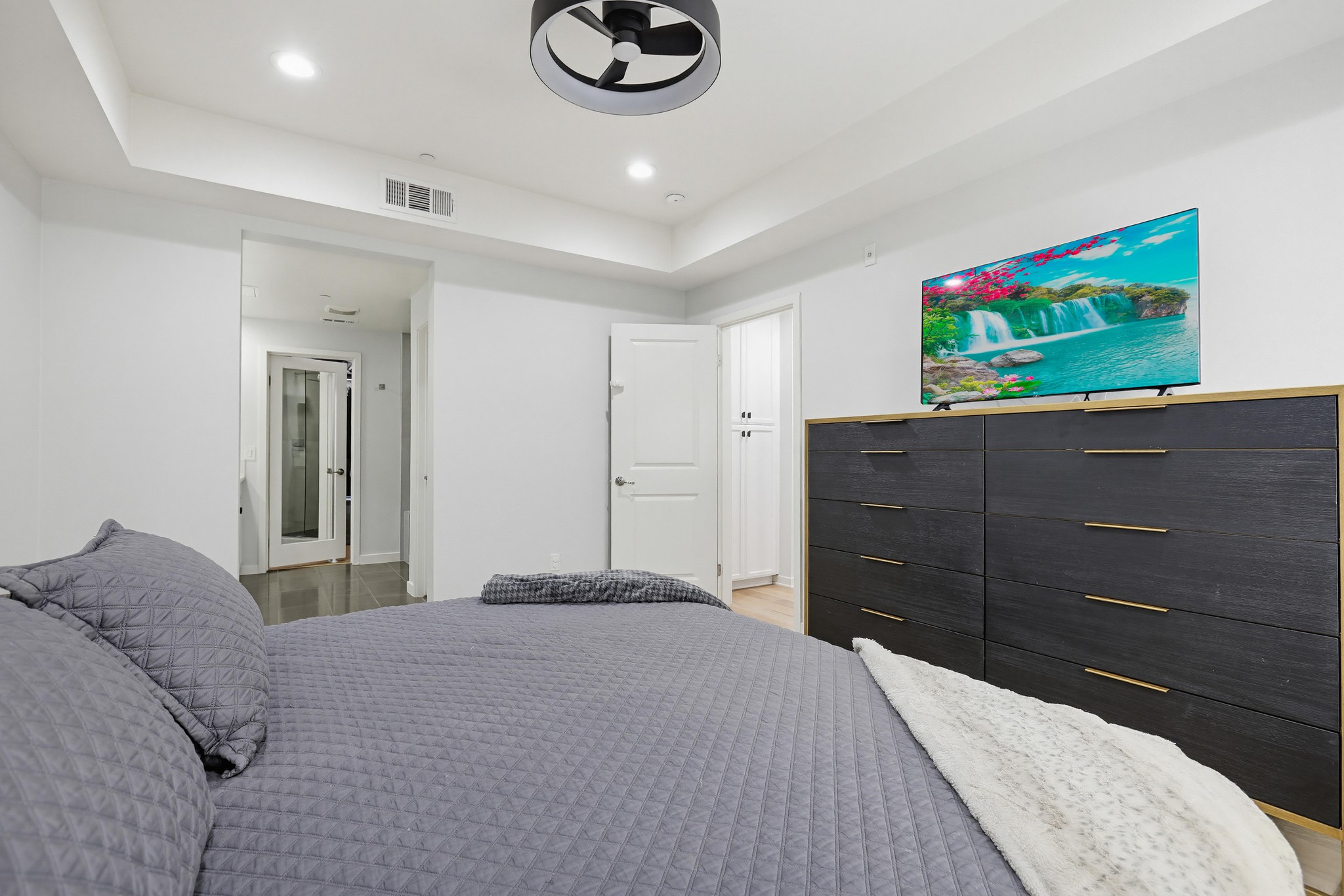 Virtual tour photo 44 of 64 for 503 Rockefeller