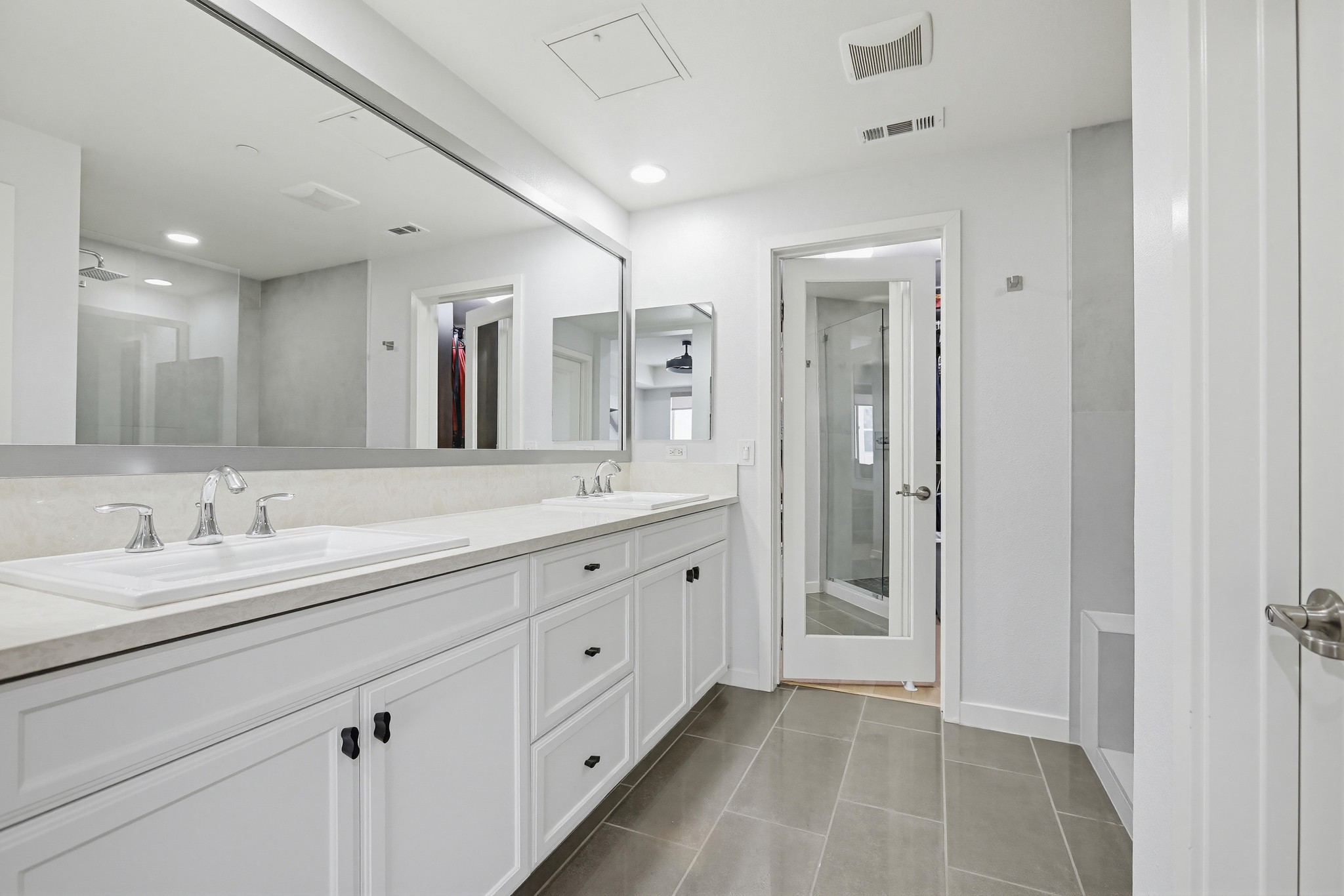 Virtual tour photo 45 of 64 for 503 Rockefeller