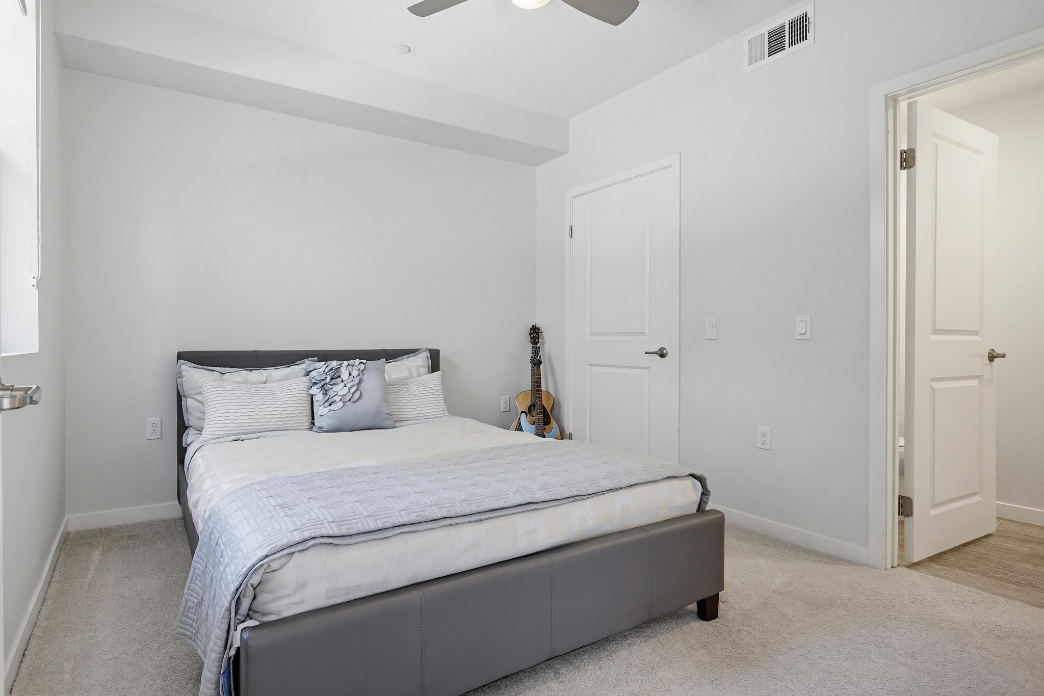 Virtual tour photo 55 of 64 for 503 Rockefeller