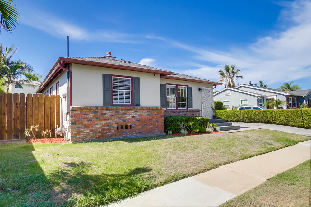 Virtual tour photo 4 of 39 for 5031 Collier Ave
