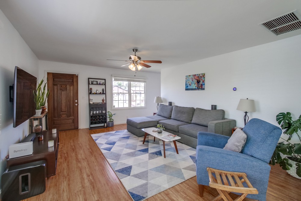 Virtual tour photo 9 of 39 for 5031 Collier Ave