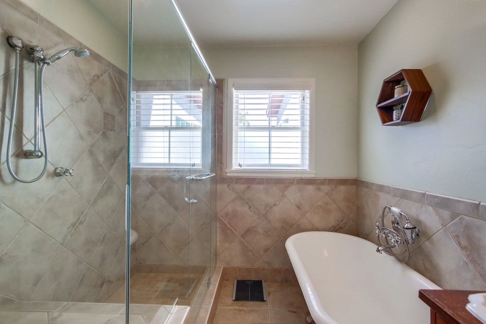 Virtual tour photo 18 of 39 for 5031 Collier Ave