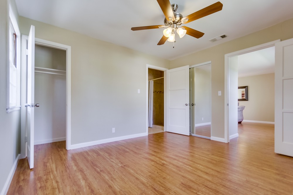 Virtual tour photo 19 of 34 for 5031 Collier Avenue