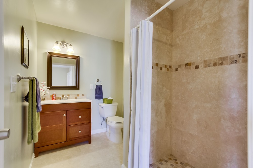 Virtual tour photo 21 of 34 for 5031 Collier Avenue