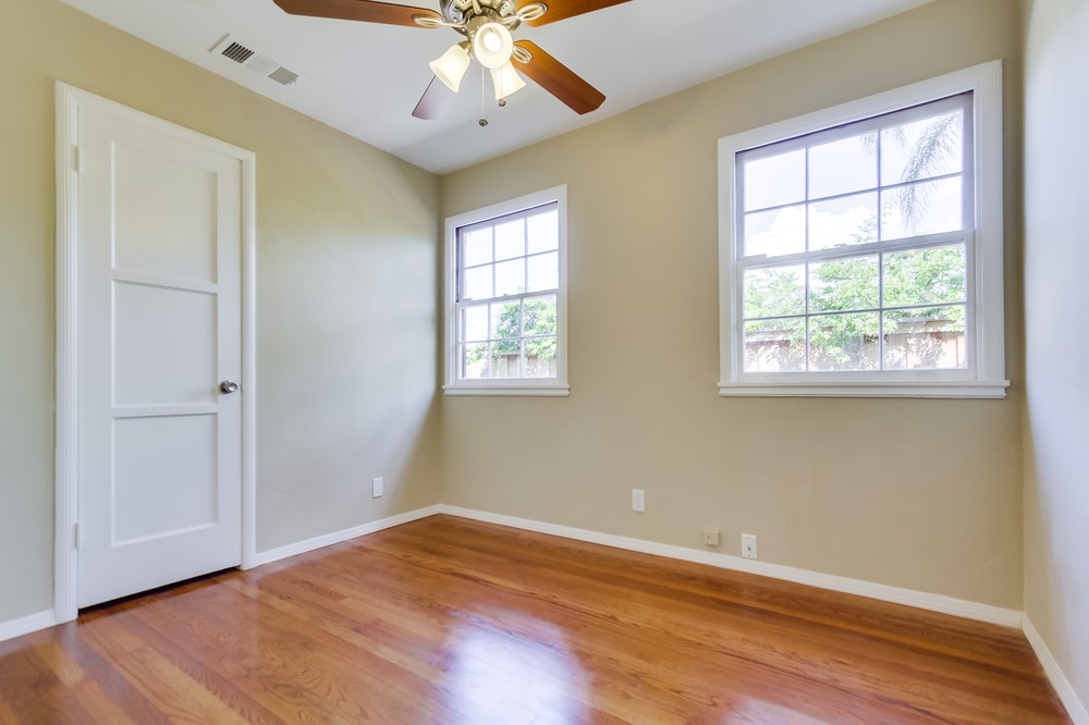 Virtual tour photo 24 of 34 for 5031 Collier Avenue