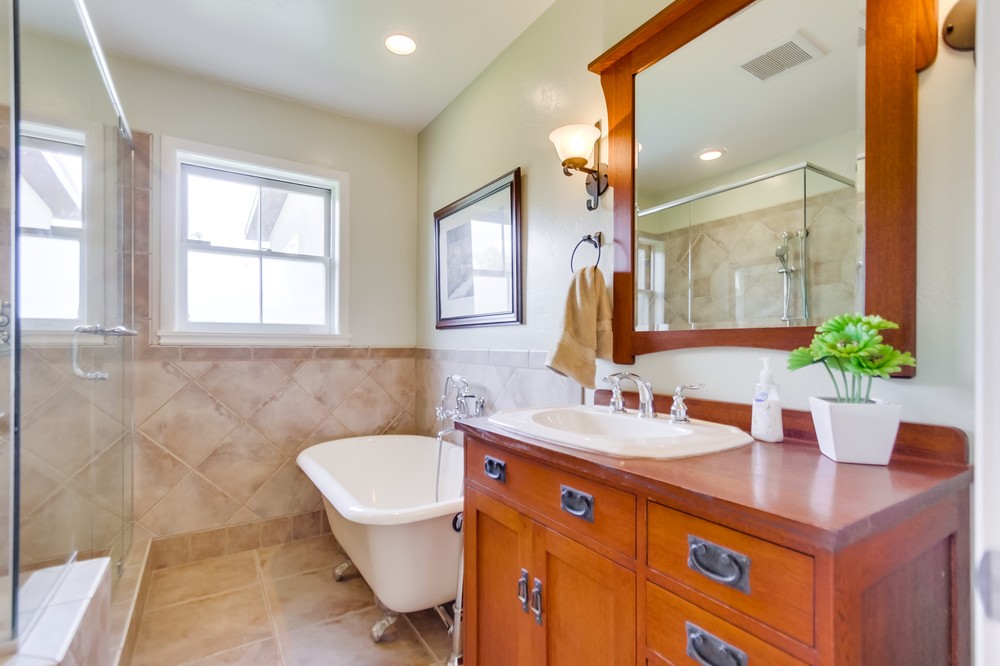 Virtual tour photo 28 of 34 for 5031 Collier Avenue