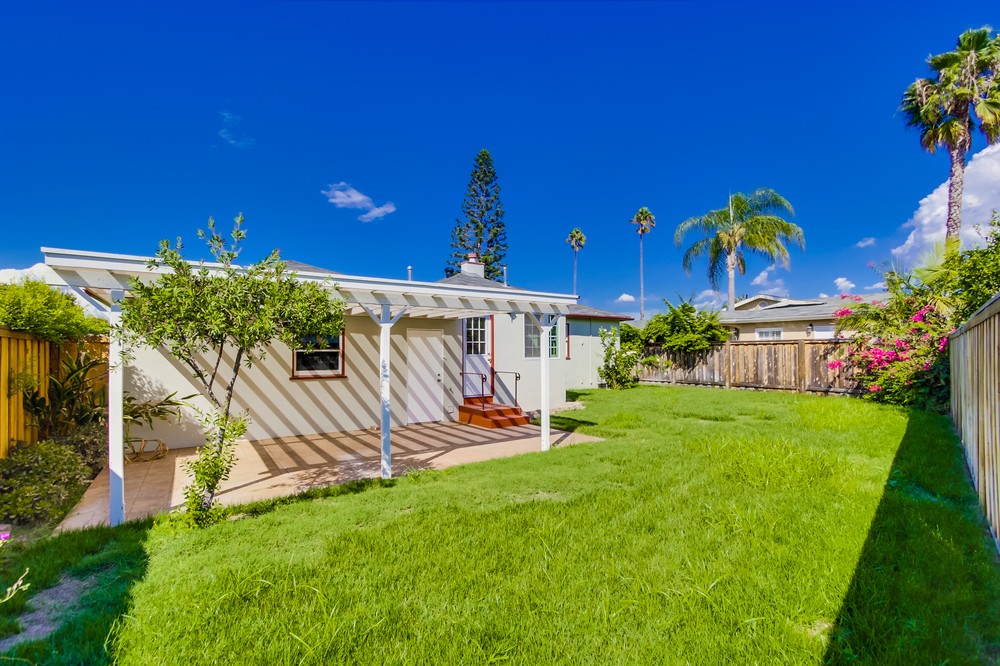 Virtual tour photo 33 of 34 for 5031 Collier Avenue