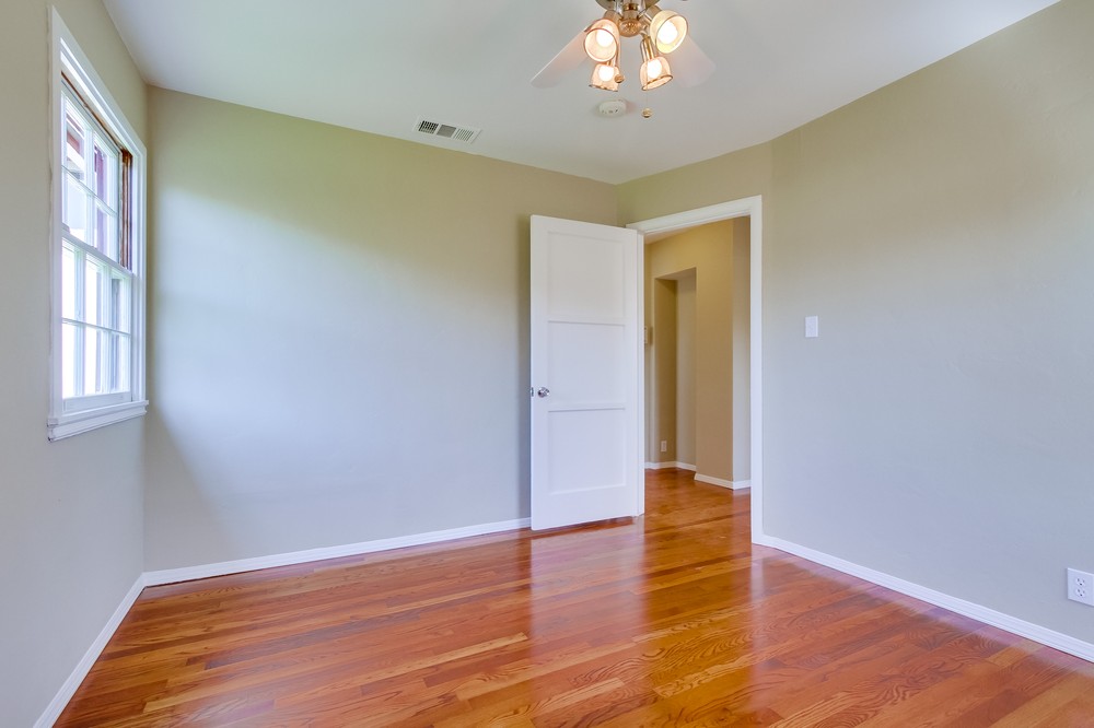 Virtual tour photo 19 of 24 for 5031 Collier Avenue