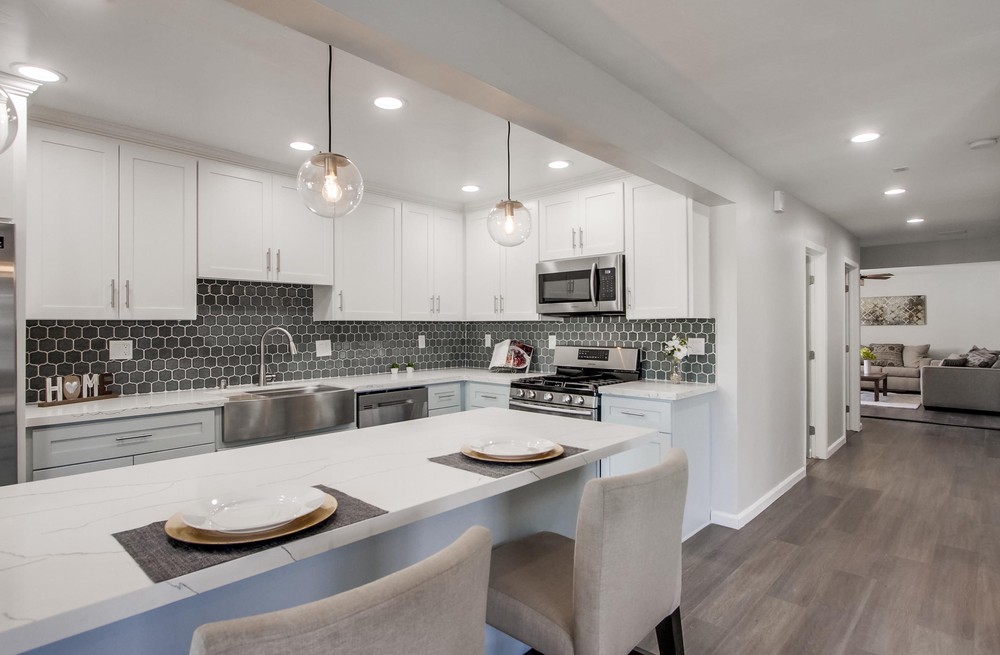 Virtual tour photo 6 of 62 for 5035 Elm St