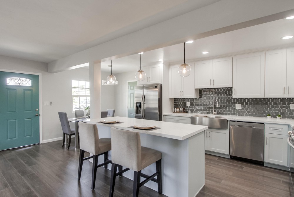Virtual tour photo 14 of 62 for 5035 Elm St