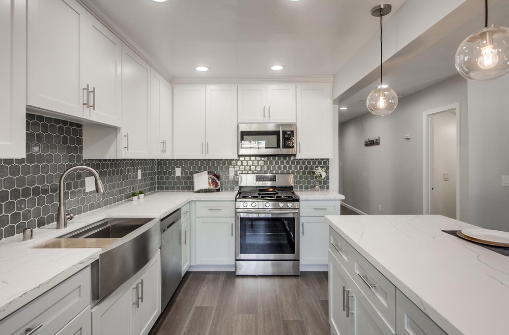 Virtual tour photo 20 of 62 for 5035 Elm St