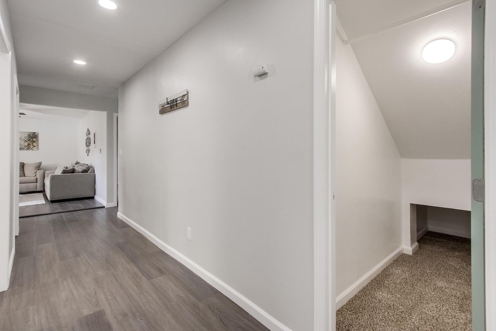Virtual tour photo 30 of 62 for 5035 Elm St