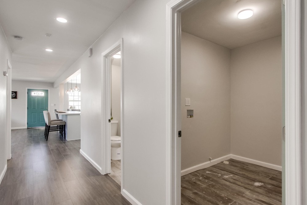 Virtual tour photo 31 of 62 for 5035 Elm St