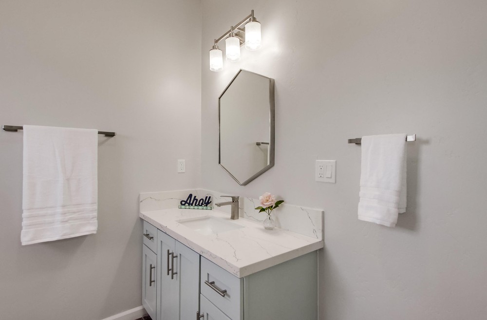 Virtual tour photo 37 of 62 for 5035 Elm St
