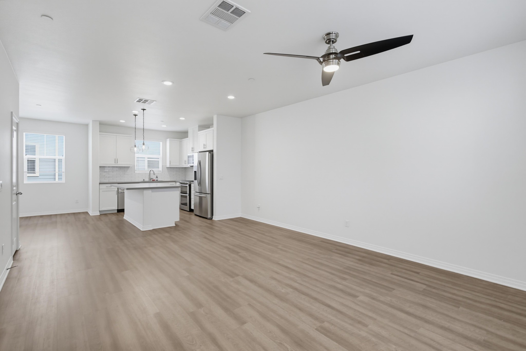Virtual tour photo 12 of 67 for 504 Hummingbird Ln