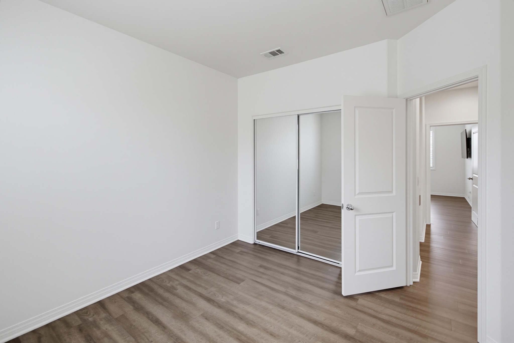 Virtual tour photo 36 of 67 for 504 Hummingbird Ln