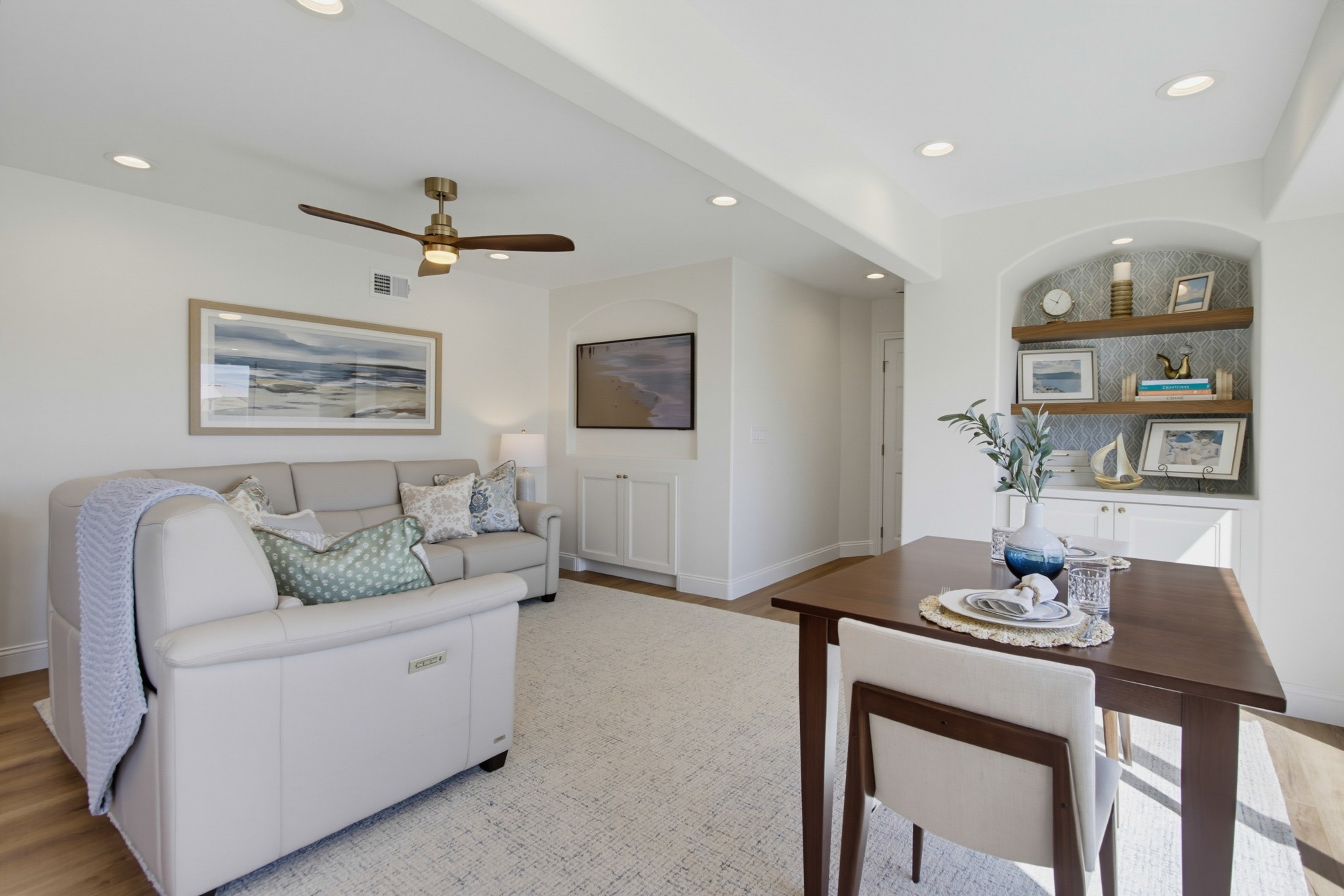 Virtual tour photo 6 of 131 for 5040 Colina Dr