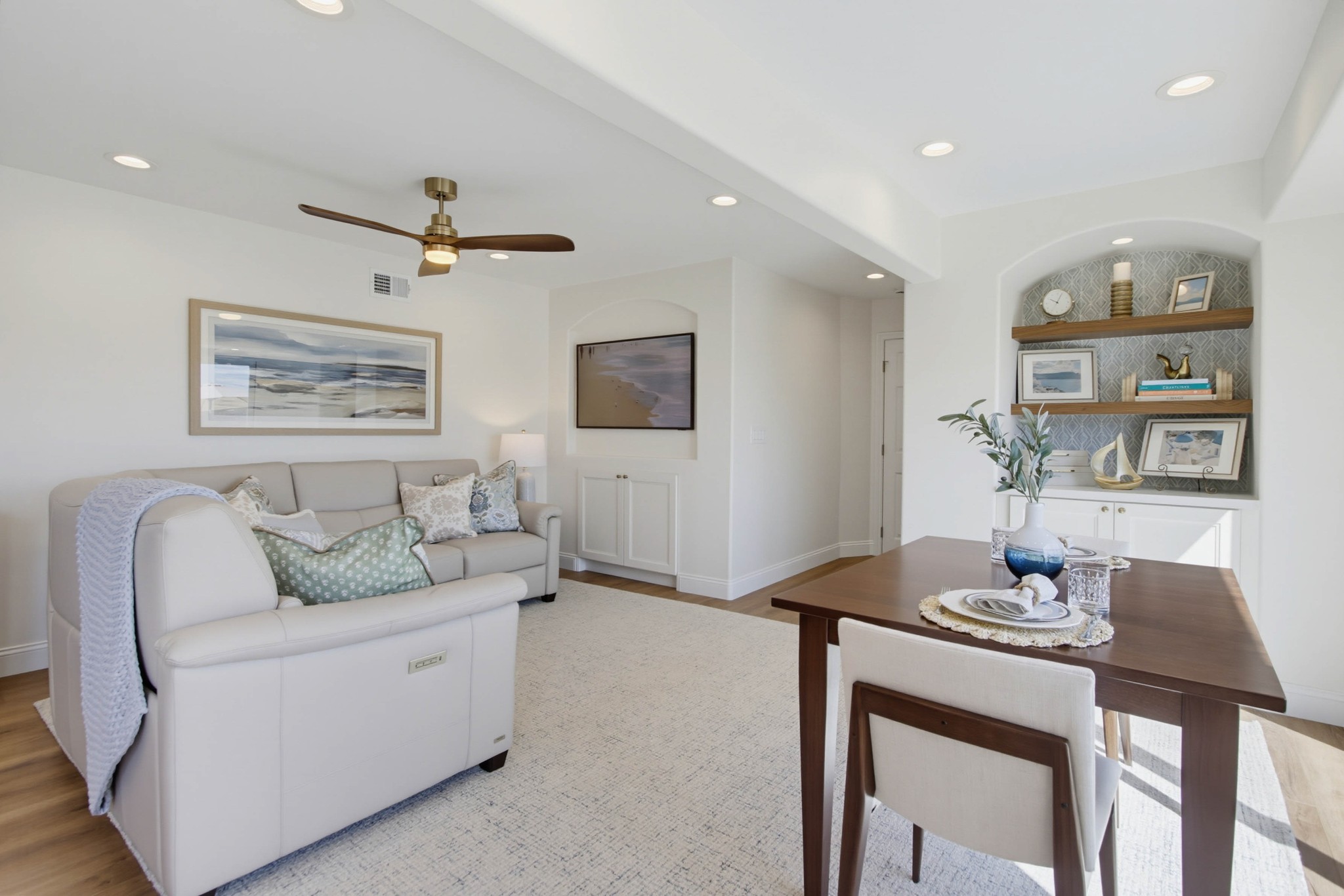 Virtual tour photo 7 of 131 for 5040 Colina Dr