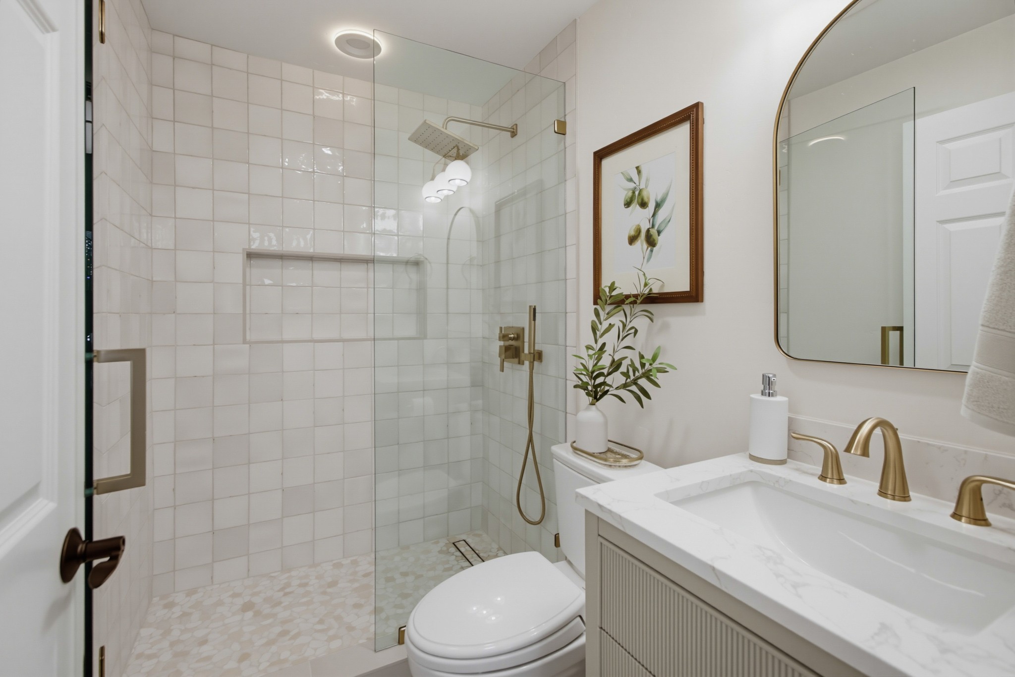 Virtual tour photo 24 of 131 for 5040 Colina Dr